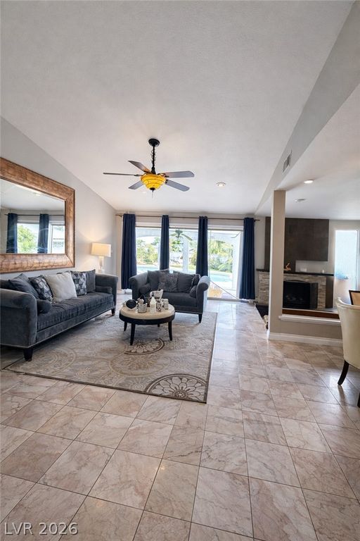 2728 Topaz Court, Las Vegas, NV 89121