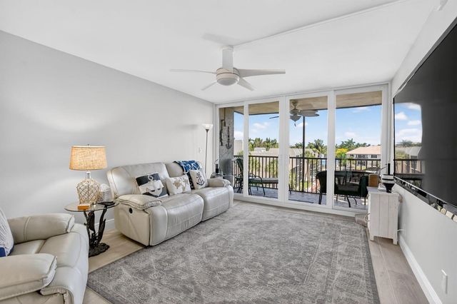 6 Royal Palm Way 409, Boca Raton, FL 33432