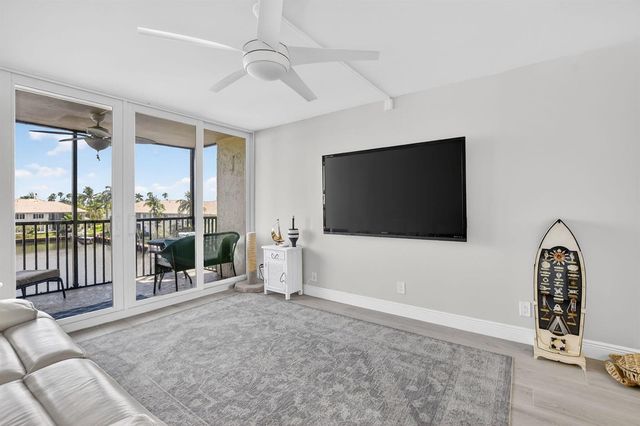 6 Royal Palm Way 409, Boca Raton, FL 33432