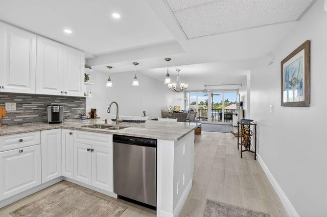 6 Royal Palm Way 409, Boca Raton, FL 33432
