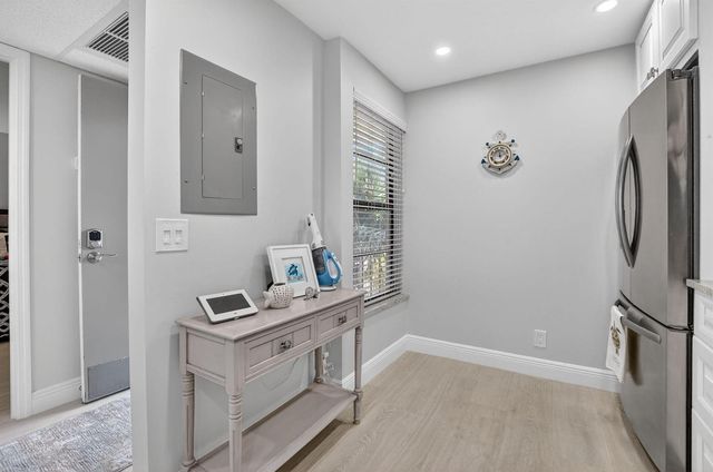 6 Royal Palm Way 409, Boca Raton, FL 33432