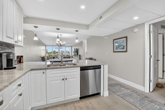 6 Royal Palm Way 409, Boca Raton, FL 33432
