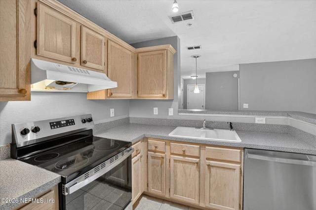 7701 TIMBERLIN PARK Boulevard 1427, Jacksonville, FL 32256