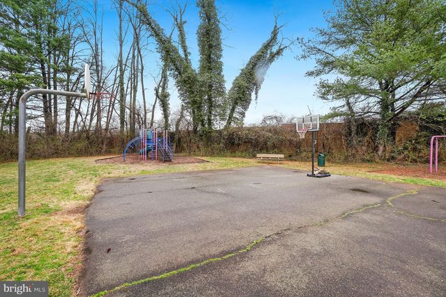 10 INGLESIDE CT, Rockville, MD 20850