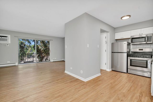 913 Plainfield Road 8, Darien, IL 60561