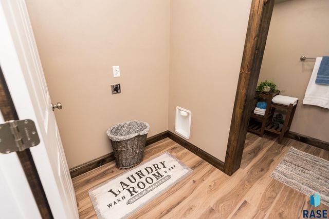 105 S Louise Ave S Avenue S, Worthing, SD 57077