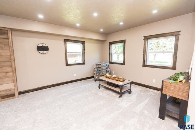 105 S Louise Ave S Avenue S, Worthing, SD 57077