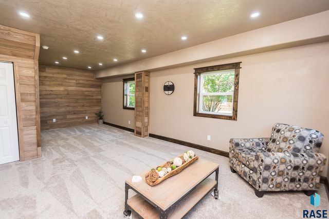 105 S Louise Ave S Avenue S, Worthing, SD 57077