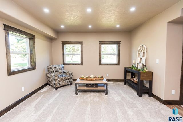 105 S Louise Ave S Avenue S, Worthing, SD 57077