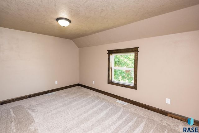 105 S Louise Ave S Avenue S, Worthing, SD 57077