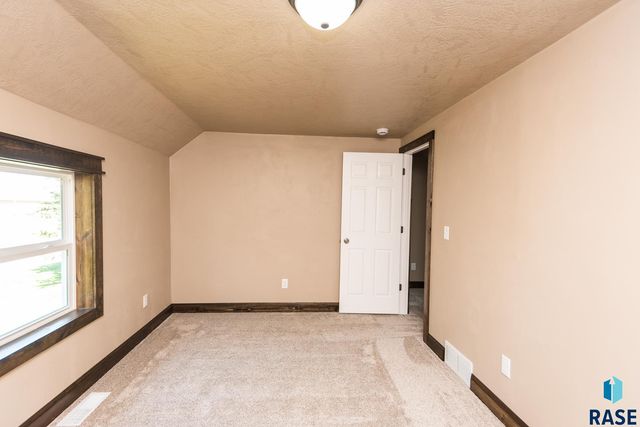 105 S Louise Ave S Avenue S, Worthing, SD 57077