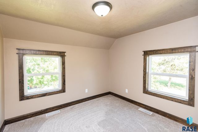 105 S Louise Ave S Avenue S, Worthing, SD 57077