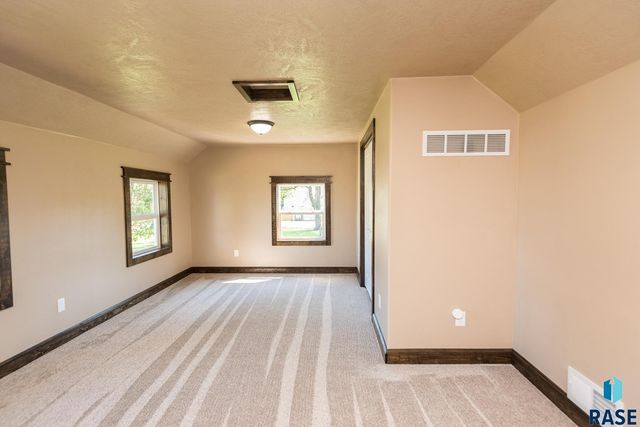 105 S Louise Ave S Avenue S, Worthing, SD 57077