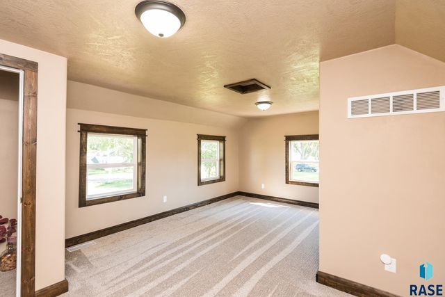 105 S Louise Ave S Avenue S, Worthing, SD 57077