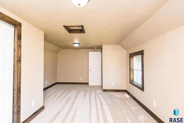 105 S Louise Ave S Avenue S, Worthing, SD 57077