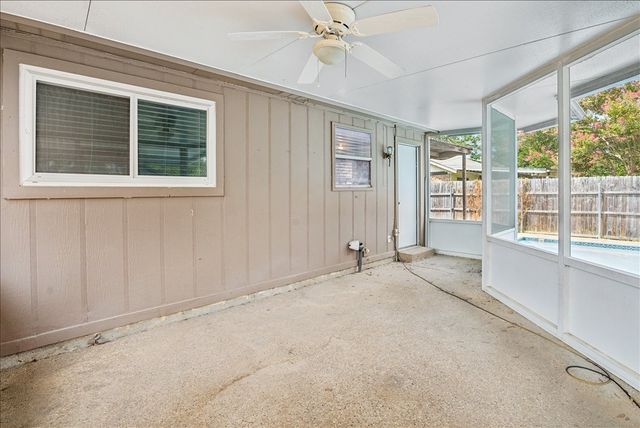 6227 Springwood Drive, Arlington, TX 76001