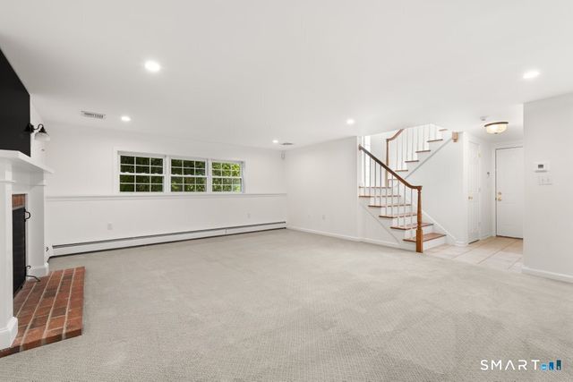 30 Briarwood Drive, Seymour, CT 06483