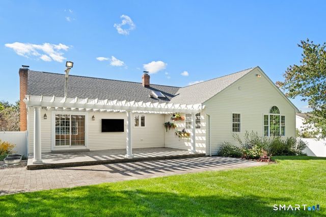 30 Briarwood Drive, Seymour, CT 06483