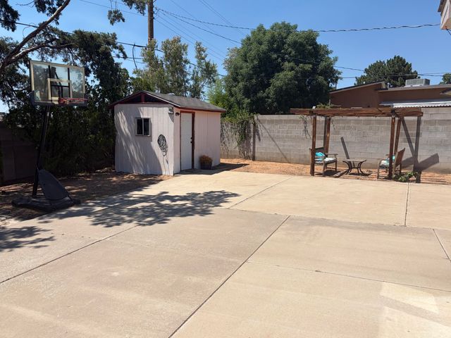 3605 Chelwood Park Boulevard NE, Albuquerque, NM 87111