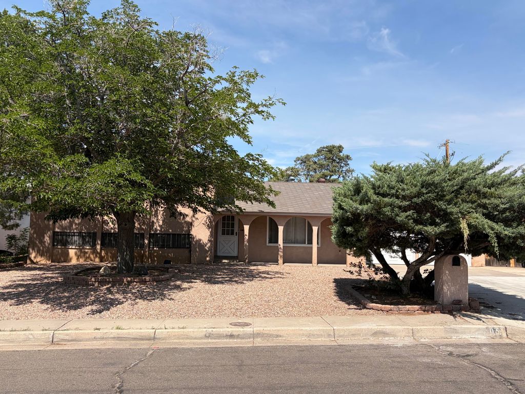 3605 Chelwood Park Boulevard NE, Albuquerque, NM 87111