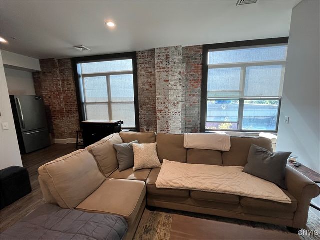 800 North Clinton Street, Syracuse, NY 13202