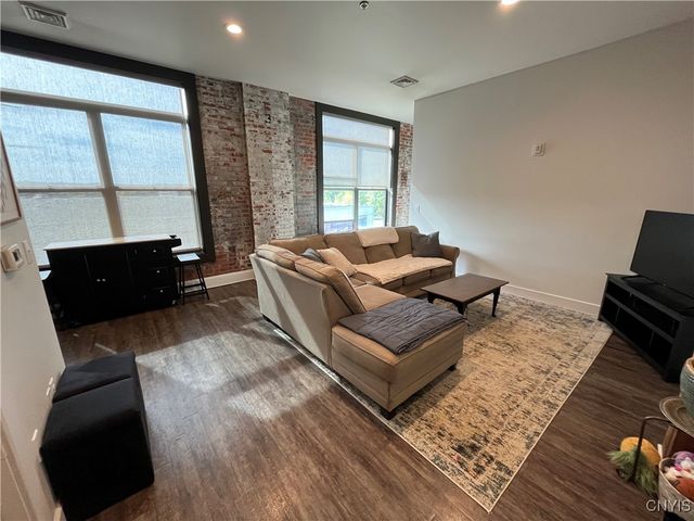 800 North Clinton Street, Syracuse, NY 13202