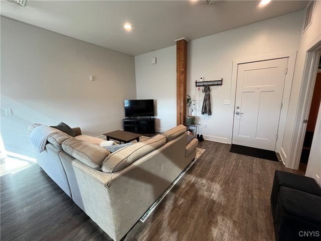 800 North Clinton Street, Syracuse, NY 13202