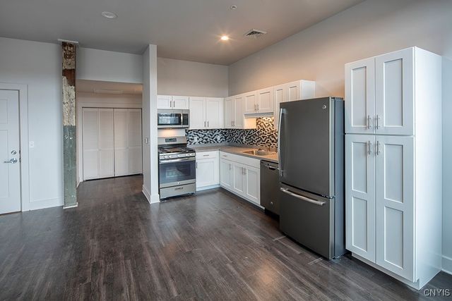 800 North Clinton Street, Syracuse, NY 13202