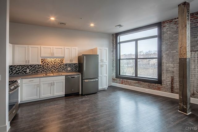 800 North Clinton Street, Syracuse, NY 13202