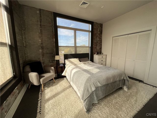 800 North Clinton Street, Syracuse, NY 13202