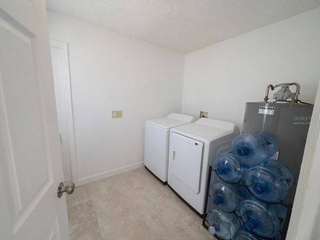 31 DEACON JONES BOULEVARD A & B, Orlando, FL 32810