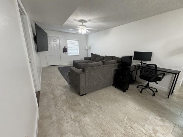 31 DEACON JONES BOULEVARD A & B, Orlando, FL 32810