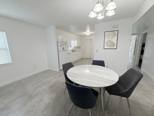 31 DEACON JONES BOULEVARD A & B, Orlando, FL 32810