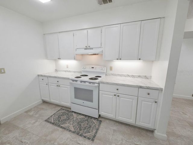 31 DEACON JONES BOULEVARD A & B, Orlando, FL 32810