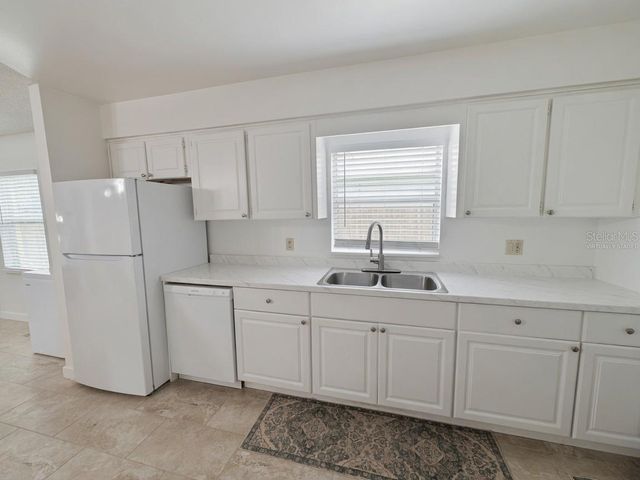 31 DEACON JONES BOULEVARD A & B, Orlando, FL 32810
