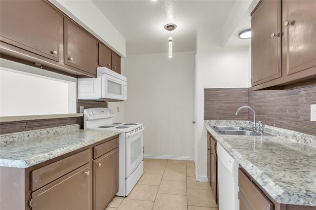 6913 Chasewood Dr, Missouri City, TX 77489