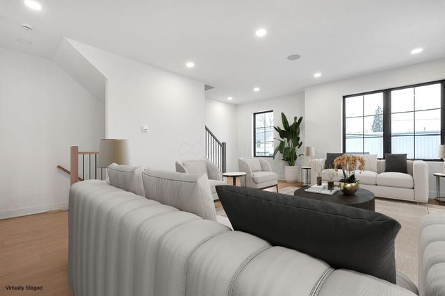 1242 Oxley Road, Columbus, OH 43212