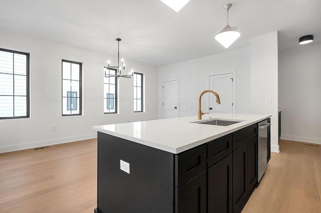 1242 Oxley Road, Columbus, OH 43212