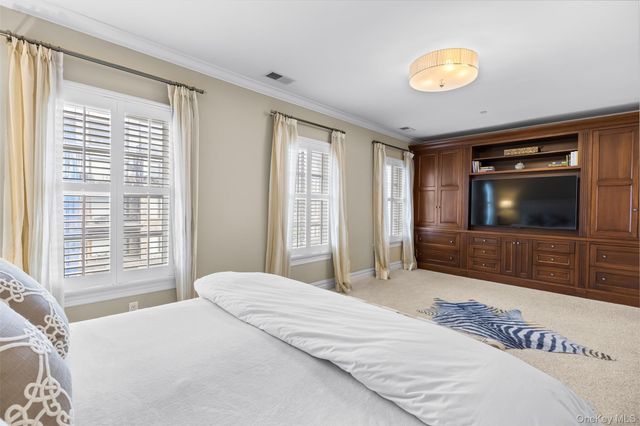 12 Rivers Edge Drive, Tarrytown, NY 10591