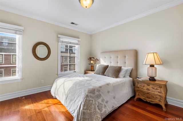 12 Rivers Edge Drive, Tarrytown, NY 10591