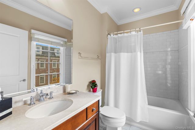 12 Rivers Edge Drive, Tarrytown, NY 10591