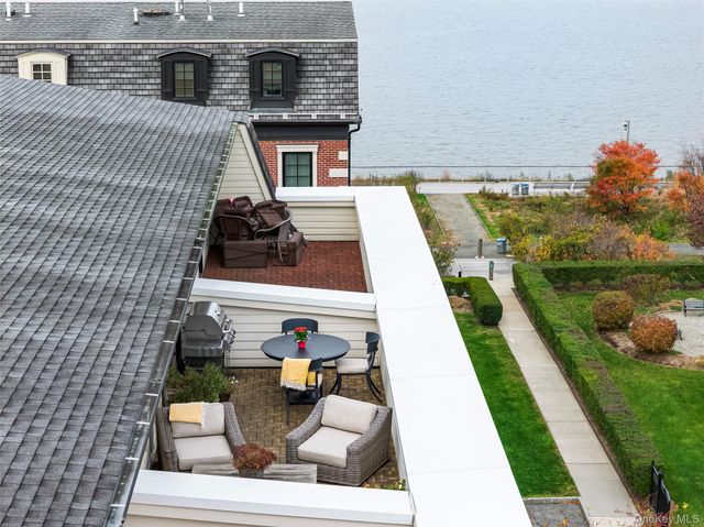 12 Rivers Edge Drive, Tarrytown, NY 10591