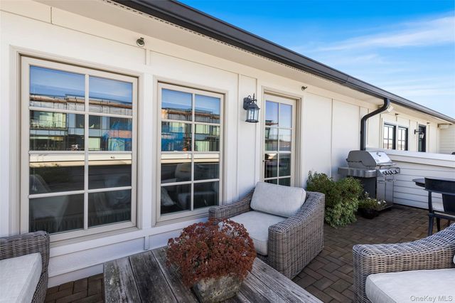 12 Rivers Edge Drive, Tarrytown, NY 10591