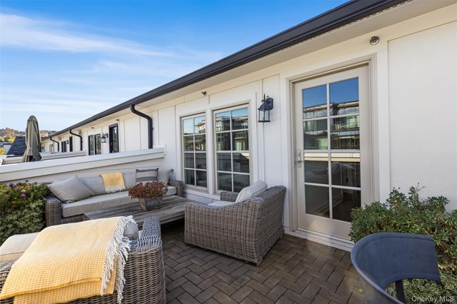 12 Rivers Edge Drive, Tarrytown, NY 10591