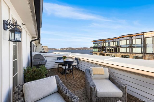 12 Rivers Edge Drive, Tarrytown, NY 10591