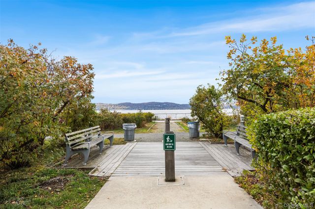 12 Rivers Edge Drive, Tarrytown, NY 10591