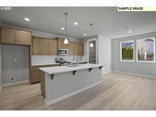 216 S 93rd Pl 109, Ridgefield, WA 98642