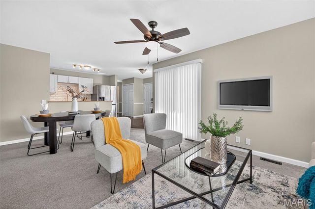 1370 Madison Lane, Florissant, MO 63031