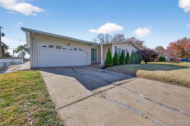 1370 Madison Lane, Florissant, MO 63031