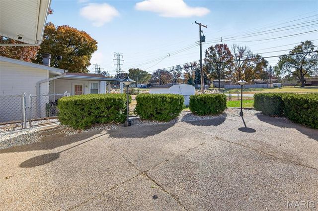 1370 Madison Lane, Florissant, MO 63031